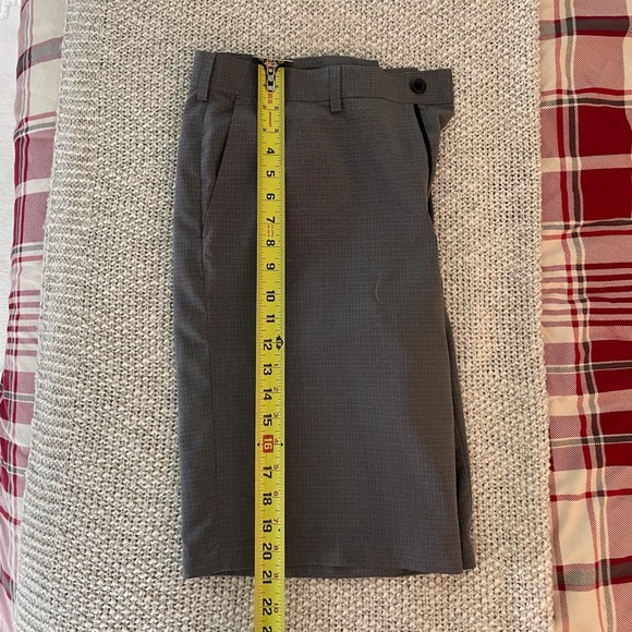 ❤️ SOLD ❤️ Izod 34W Grey Moisture Wicking Golf Shorts - Picture 3 of 7